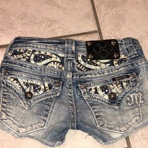 Miss Me jean shorts size 23 inseam 2 3/4 shortie
